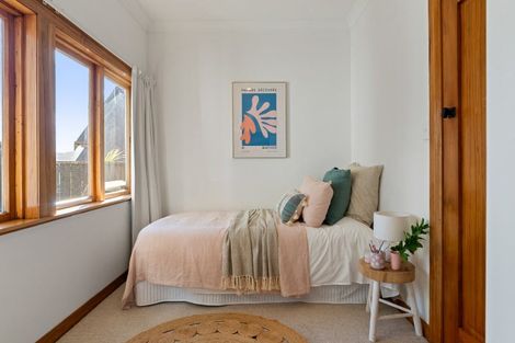 Photo of property in 78 The Crescent, Roseneath, Wellington, 6011