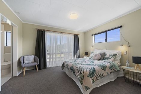 Photo of property in 218 Staithes Drive South, Whitby, Porirua, 5024