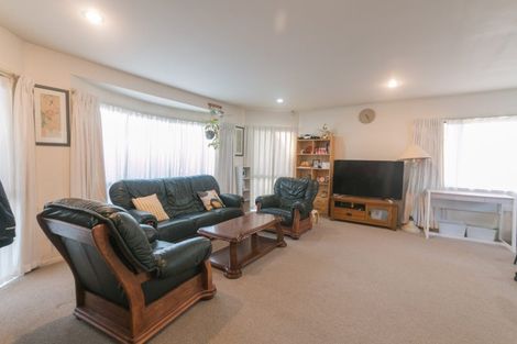 Photo of property in 42 Caribbean Drive, Unsworth Heights, Auckland, 0632