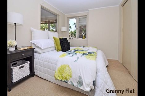 Photo of property in 2/51 Ocean View Road, Hillcrest, Auckland, 0627