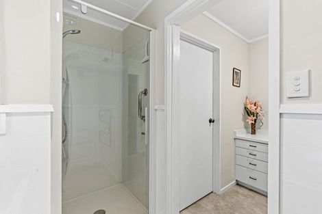 Photo of property in 10 Aitchison Place, Levin, 5510