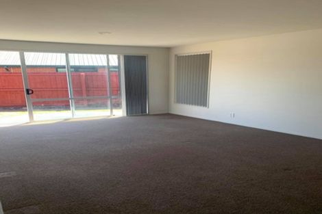 Photo of property in 1/32 Anglesea Avenue, Parklands, Christchurch, 8083