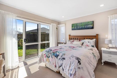 Photo of property in 17 Saint Heliers Place, Papamoa Beach, Papamoa, 3118
