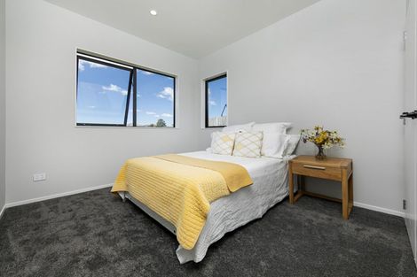 Photo of property in 39 Mcindoe Road, Kumeu, 0810