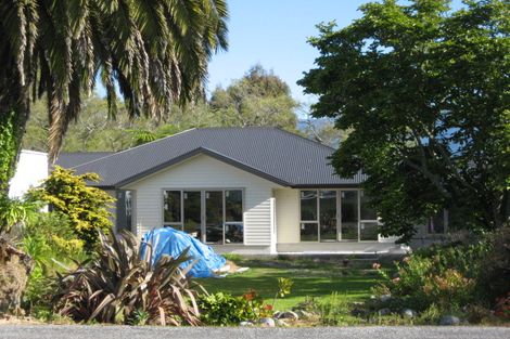 Photo of property in 118 Brougham Street, Westport, 7825