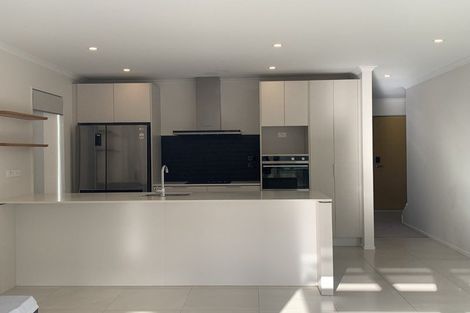 Photo of property in 7 Muriels View Lane, Massey, Auckland, 0614