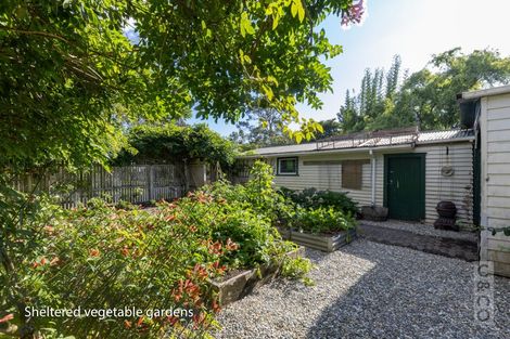 Photo of property in 76 Awaroa Road, Helensville, 0800