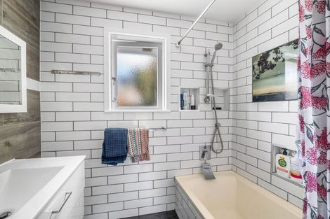 Photo of property in 135 Clevedon Road, Papakura, 2110