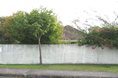 Photo of property in 2 Sheehan Road, Te Atatu South, Auckland, 0610