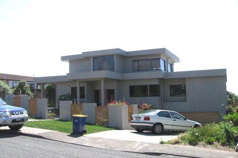 Photo of property in 39 Eastcliffe Road, Castor Bay, Auckland, 0620