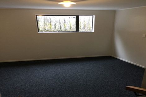 Photo of property in 7 Vardon Road, Green Bay, Auckland, 0604