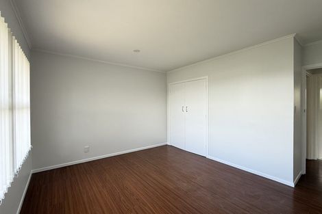 Photo of property in 1/40 Ocean View Road, Northcote, Auckland, 0627