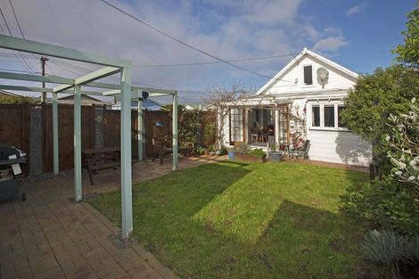 Photo of property in 63 Endeavour Street, Lyall Bay, Wellington, 6022