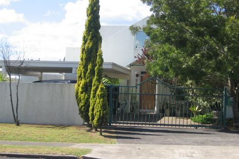 Photo of property in 2/293 Glenfield Road, Glenfield, Auckland, 0629