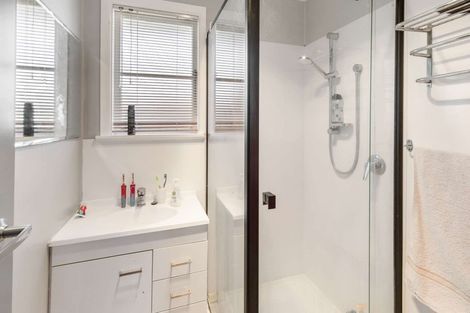 Photo of property in 8 Murray Avenue, Hawera, 4610