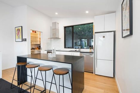 Photo of property in 18u1 Oriental Terrace, Oriental Bay, Wellington, 6011