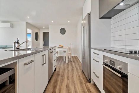 Photo of property in 1 Komata Crescent, Papamoa Beach, Papamoa, 3118