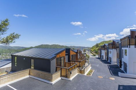 Photo of property in 6 Stockden Place, Karori, Wellington, 6012