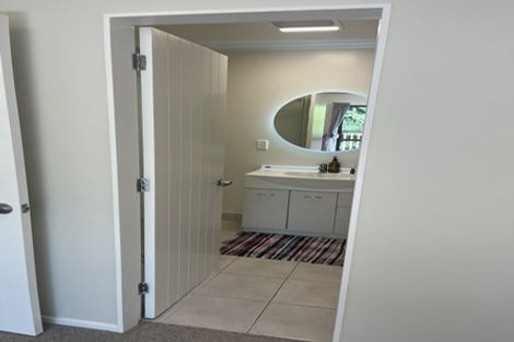 Photo of property in 7 Lowry Heights, Stokes Valley, Lower Hutt, 5019
