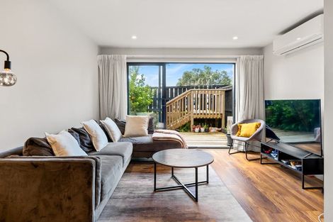 Photo of property in 8/36 Kaipatiki Road, Glenfield, Auckland, 0629