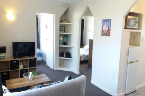 Photo of property in Windsor Court, 340u2 Tinakori Road, Thorndon, Wellington, 6011