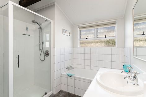 Photo of property in 20 Jellicoe Street, Greytown, 5712