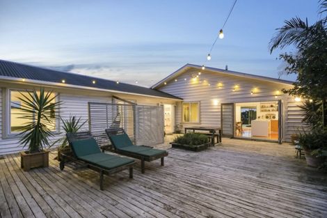 Photo of property in 95 Wallace Road, Mangere Bridge, Auckland, 2022