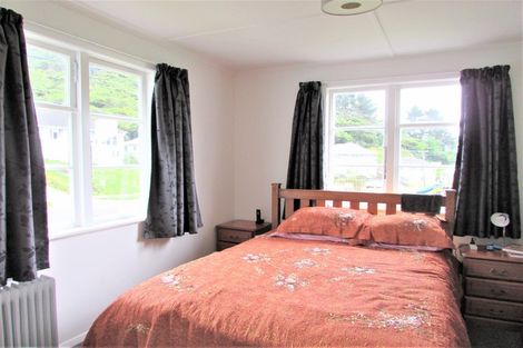 Photo of property in 70 Judd Crescent, Naenae, Lower Hutt, 5011