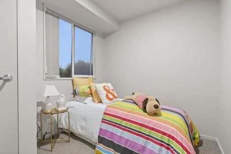 Photo of property in 2/10 Foley Place, Torbay, Auckland, 0632