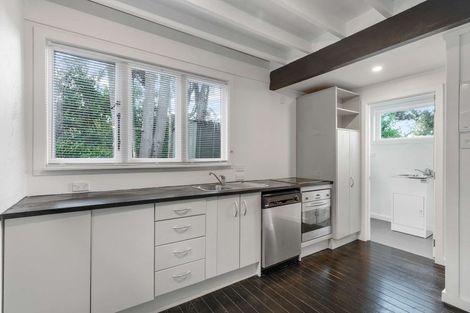 Photo of property in 33 Tainui Road, Titirangi, Auckland, 0604