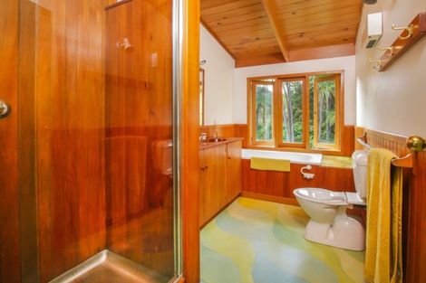 Photo of property in 2 Manawaora Road, Russell, 0272