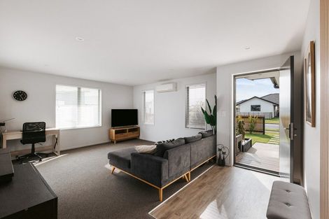 Photo of property in 14 Rotomanu Place, Pyes Pa, Tauranga, 3112