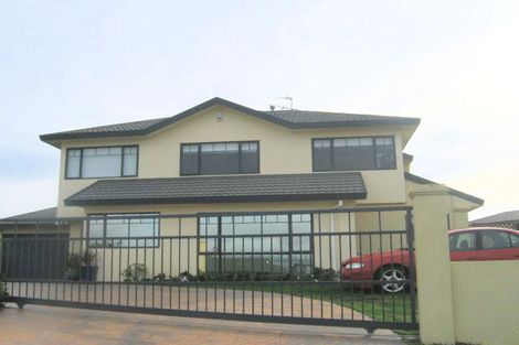 Photo of property in 1 Pendennis Point, Camborne, Porirua, 5026