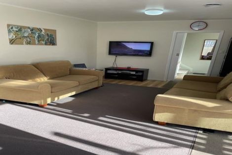 Photo of property in 47 Greenslade Crescent, Northcote, Auckland, 0627