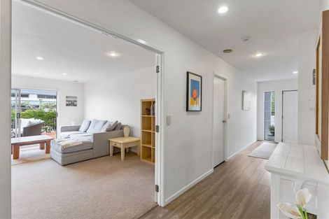 Photo of property in 3 Mariners View Road, Beach Haven, Auckland, 0626