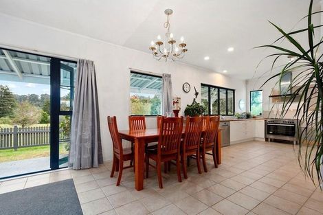 Photo of property in 741a Swanson Road, Swanson, Auckland, 0612