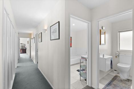 Photo of property in 5 Amesbury Mews, Avonhead, Christchurch, 8042