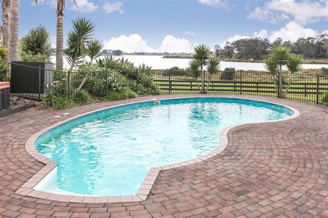 Photo of property in 60 Derbyshire Lane, Karaka, Papakura, 2580