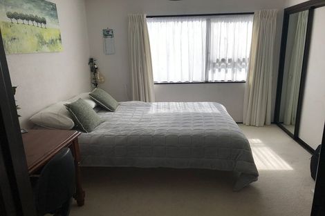 Photo of property in 2/5 Kegworth Place, Browns Bay, Auckland, 0630