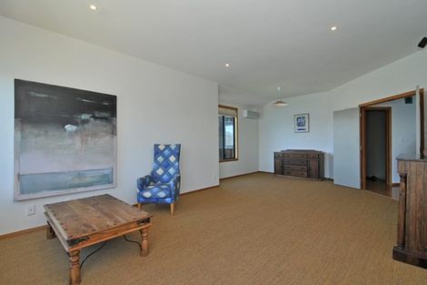 Photo of property in 20 Napier Street, Karaka Bays, Wellington, 6022