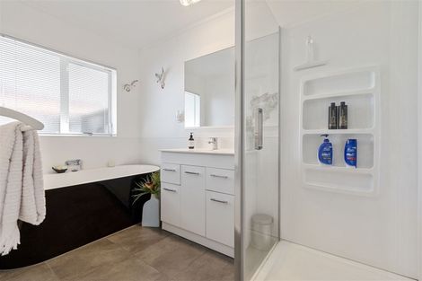 Photo of property in 54 Santa Monica Drive, Papamoa Beach, Papamoa, 3118