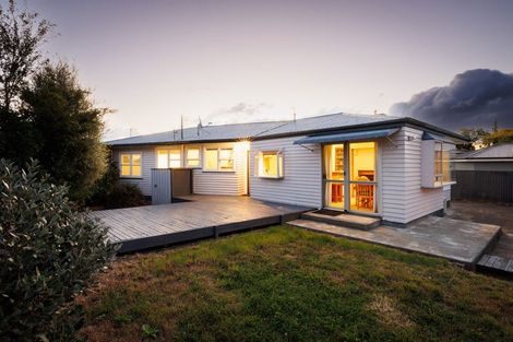 Photo of property in 21 Ilford Place, Awapuni, Palmerston North, 4412