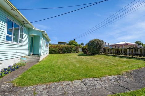Photo of property in 28 Cornwall Street, Eltham, 4322