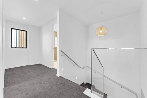 Photo of property in 2 Irwin Lane, Windsor Park, 0632