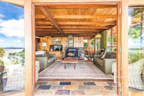 Photo of property in 94 Otitori Bay Road, Titirangi, Auckland, 0604