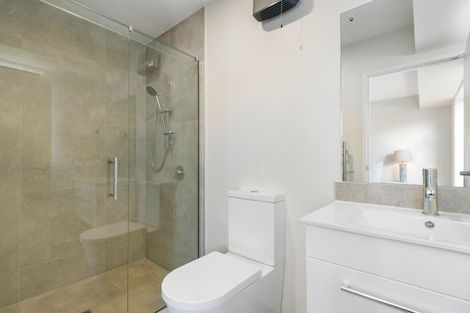 Photo of property in 2 Graeme Cooper Lane, Avonhead, Christchurch, 8042