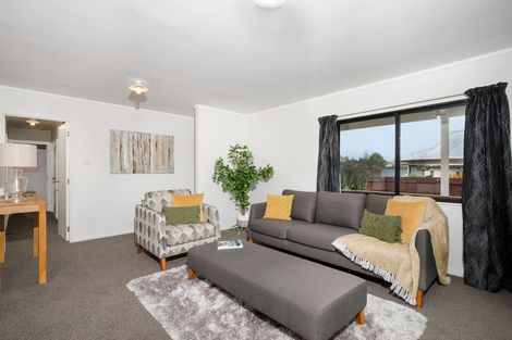 Photo of property in 5 Posa Avenue, Henderson, Auckland, 0612
