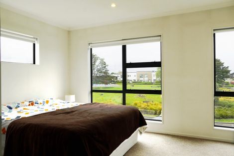 Photo of property in 13 Nganui Avenue, Takanini, 2112