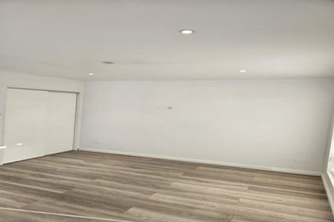 Photo of property in 15 Cambridge Road, Riverhead, 0820