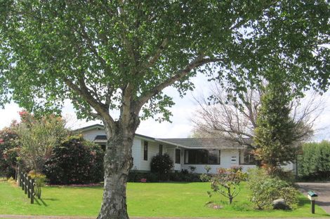 Photo of property in 43 Waitawa Place, Lynmore, Rotorua, 3010